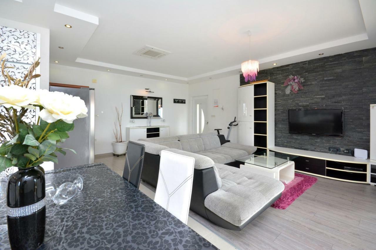 Beach Apartman Petra Podstrana Buitenkant foto